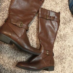 brown boots